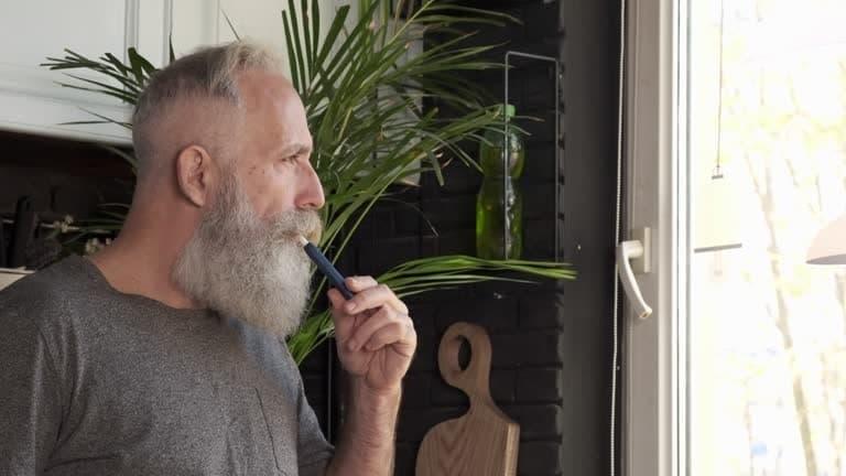 E-Zigaretten erleben 2024 einen Boom bei ooka e shisha Fans weltweit
