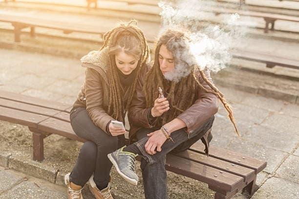 top e-cigarettes und cbd liquid e-zigarette legal im Vergleich und Ratgeber für sicheren Gebrauch