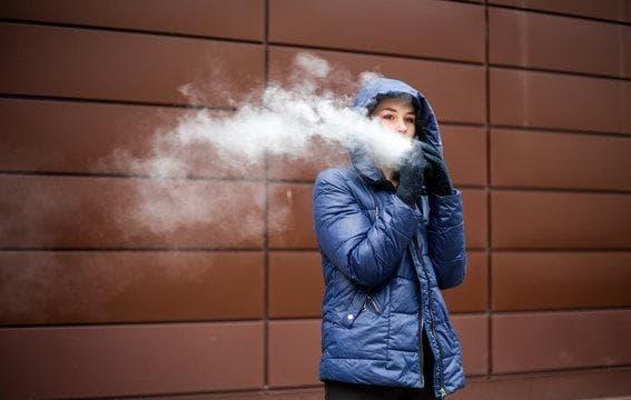E-Dym E Zigaretten und Sind E Zigaretten Schädlicher als Normale im Vergleich der Gesundheitsrisiken