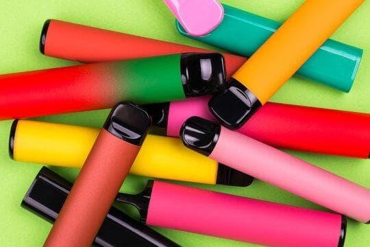 Gazdaságos E-Cigi Ratgeber für Reisende mit e liquid flugzeug Sicherheit, Regeln und Spartipps